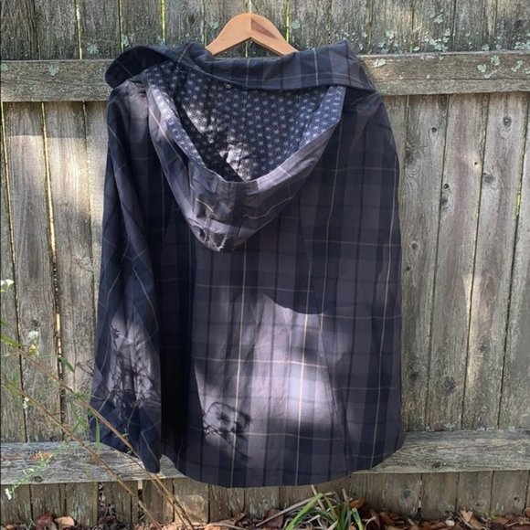 Dear Creatures plaid cape with hood - Picture 10 of 13